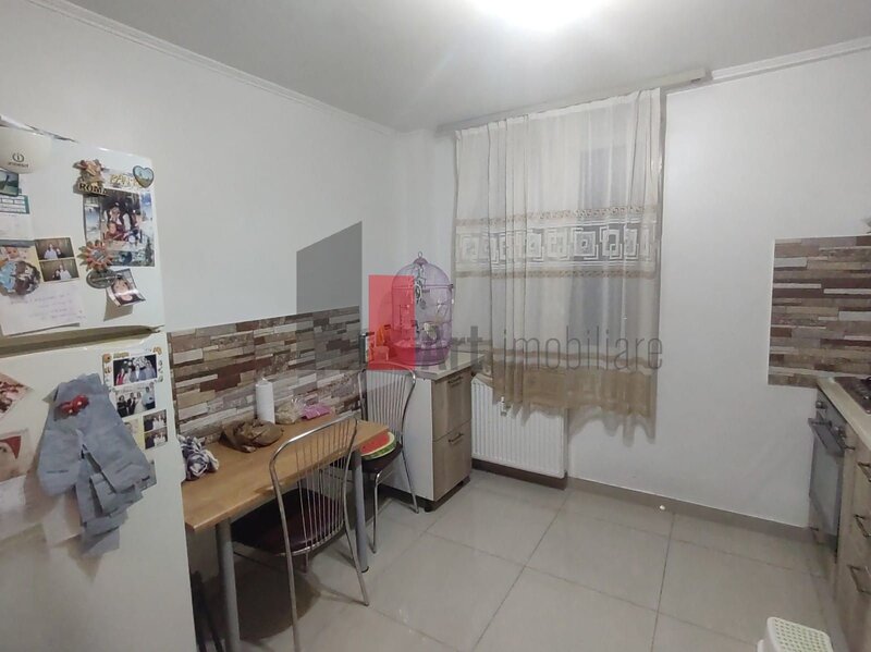 Huedin Vanzare apartament 3 camere zona Huedin