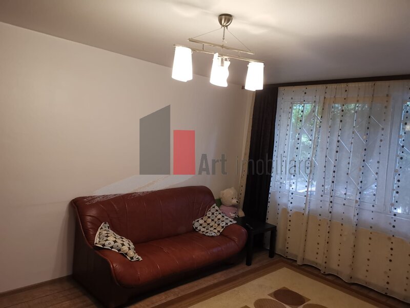Huedin Vanzare apartament 3 camere zona Huedin